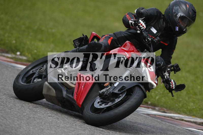 /Archiv-2024/29 12.06.2024 MOTO.CH Track Day ADR/Gruppe blau/36